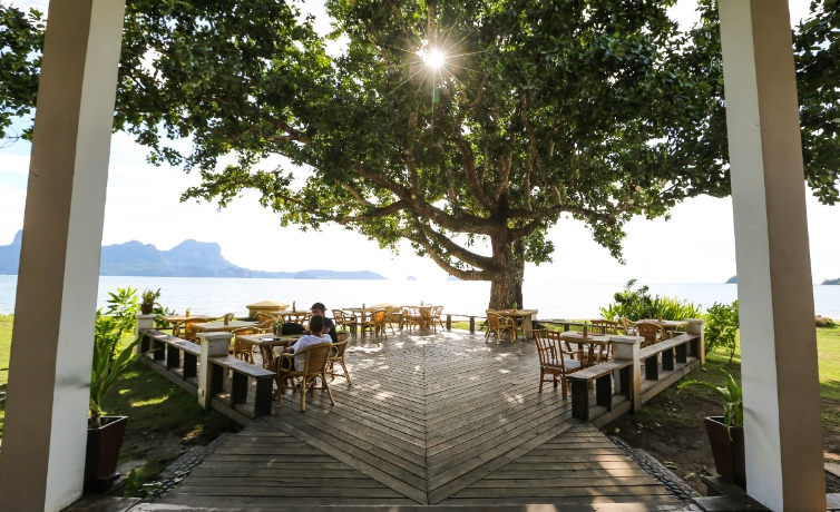 愛妮島旅遊飯店推薦-愛妮島灣渡假村